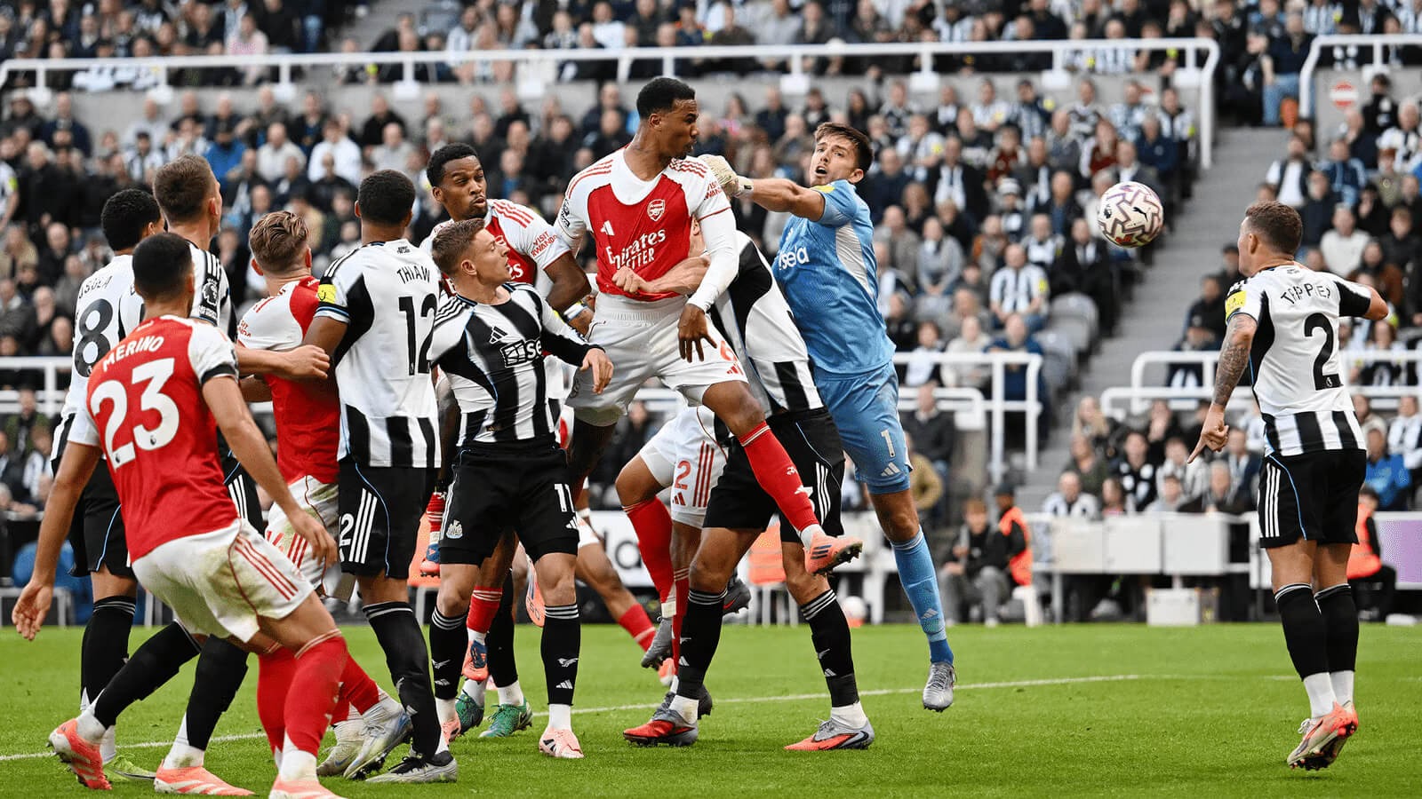 Arteta mất Gabriel trong giai đoạn căng thẳng nhất mùa giải