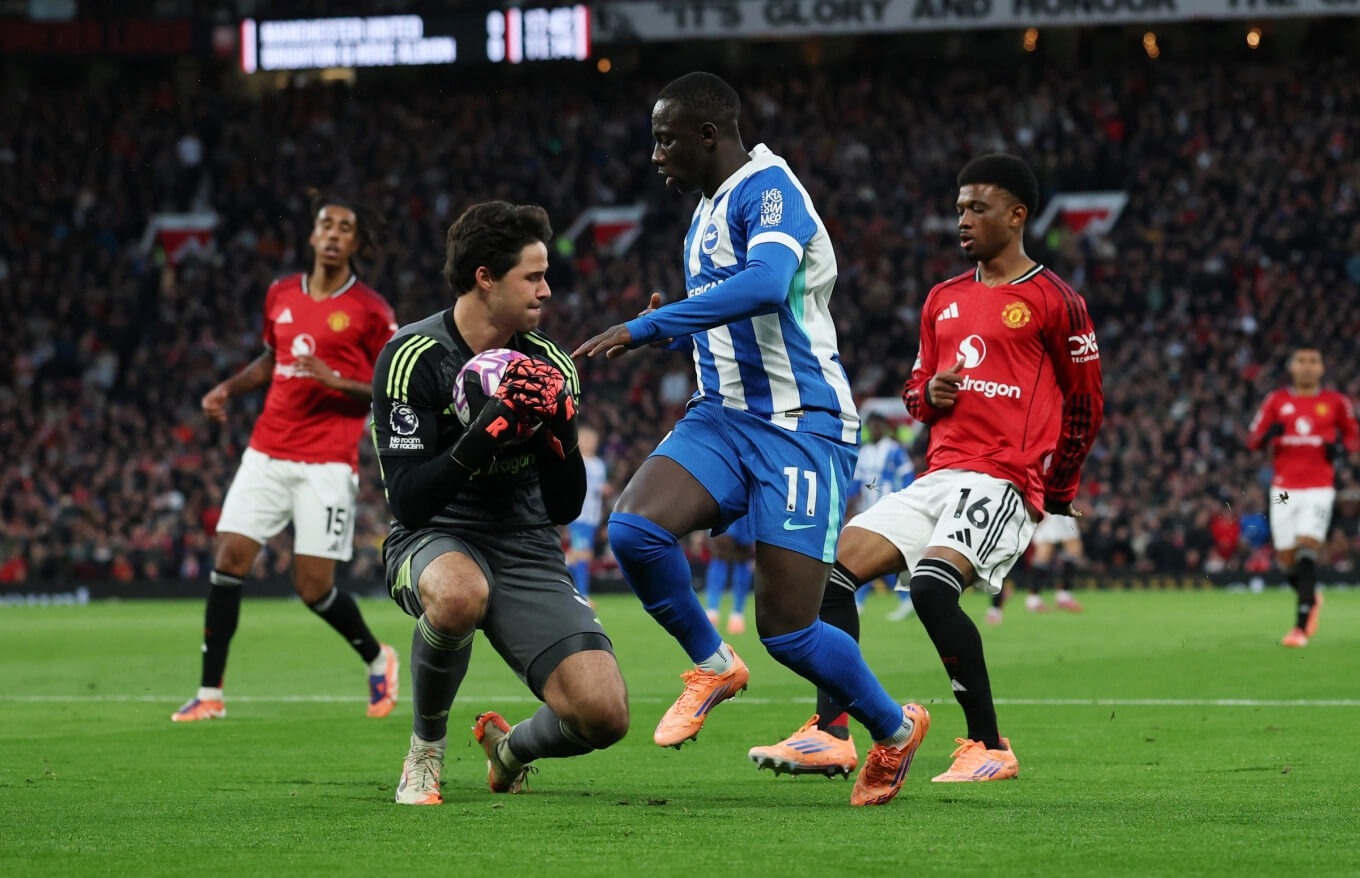 Senne Lammens: Tân binh ít tên tuổi định hình lối chơi của Man Utd