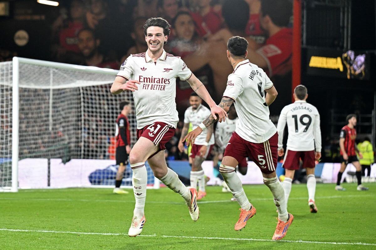 Sự trở lại của các thủ lĩnh giúp Arsenal bứt phá