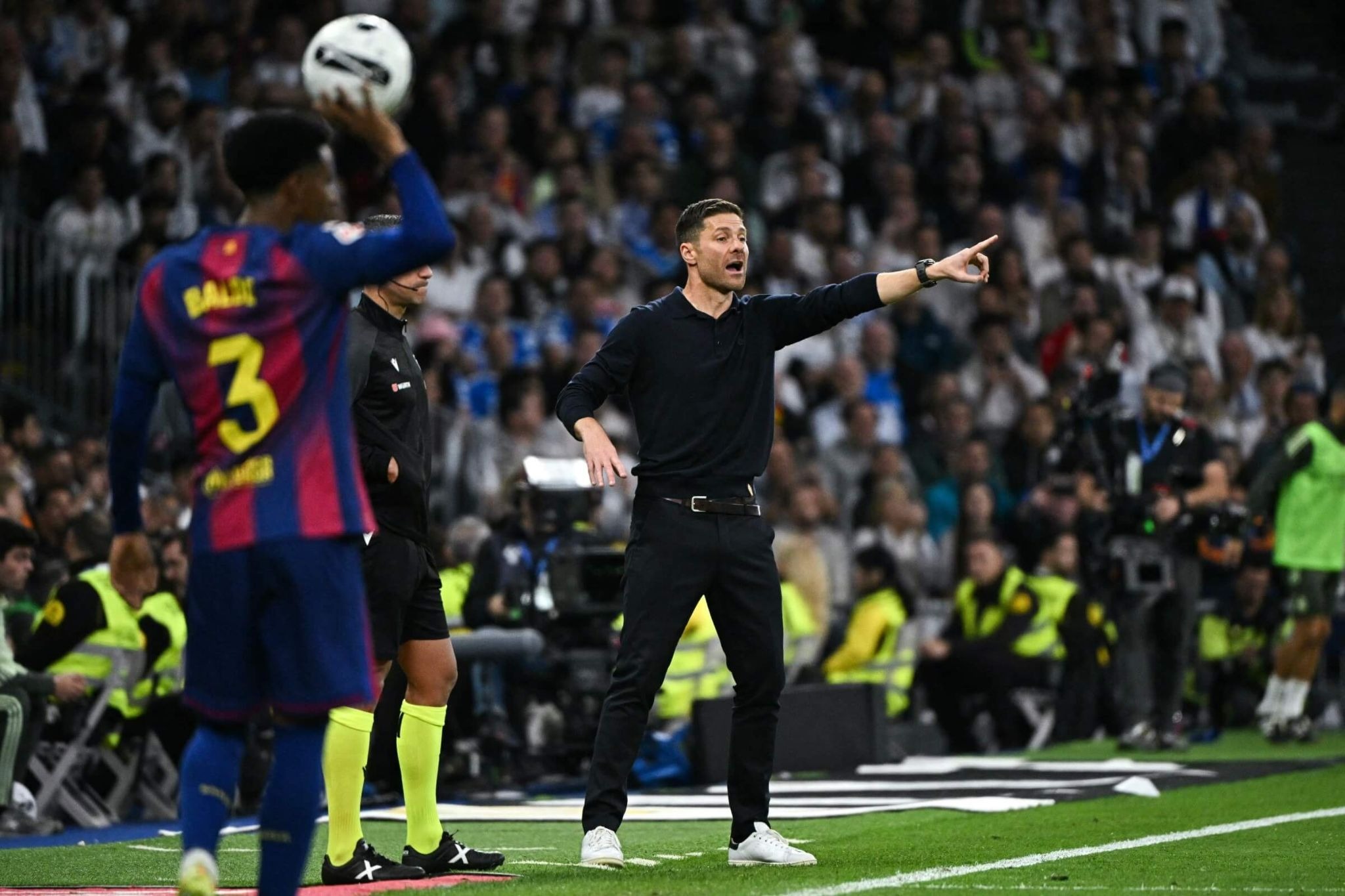 Mất Cup cho Barca, Alonso vẫn ghi điểm về chiến thuật