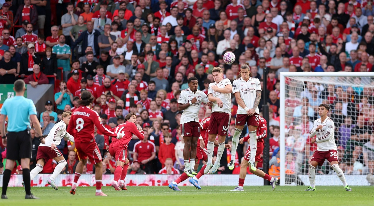 Wirtz hay Szoboszlai sẽ đá phạt cho Liverpool?