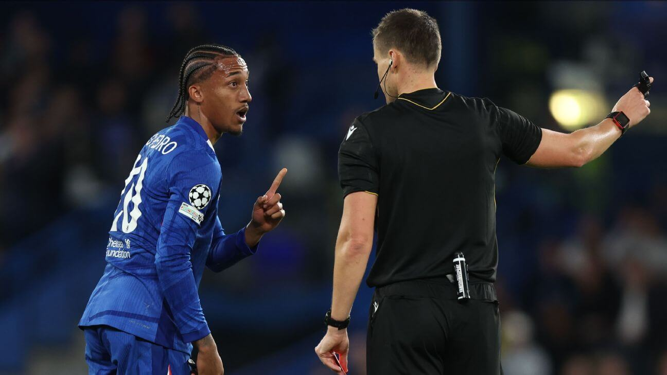Tại sao Chelsea nhận quá nhiều thẻ đỏ