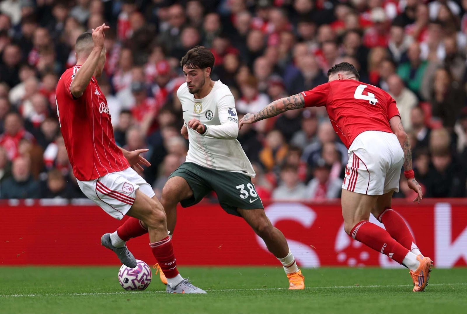 Chiều sâu đội hình giúp Chelsea vượt khó thế nào trước Nottingham Forest?