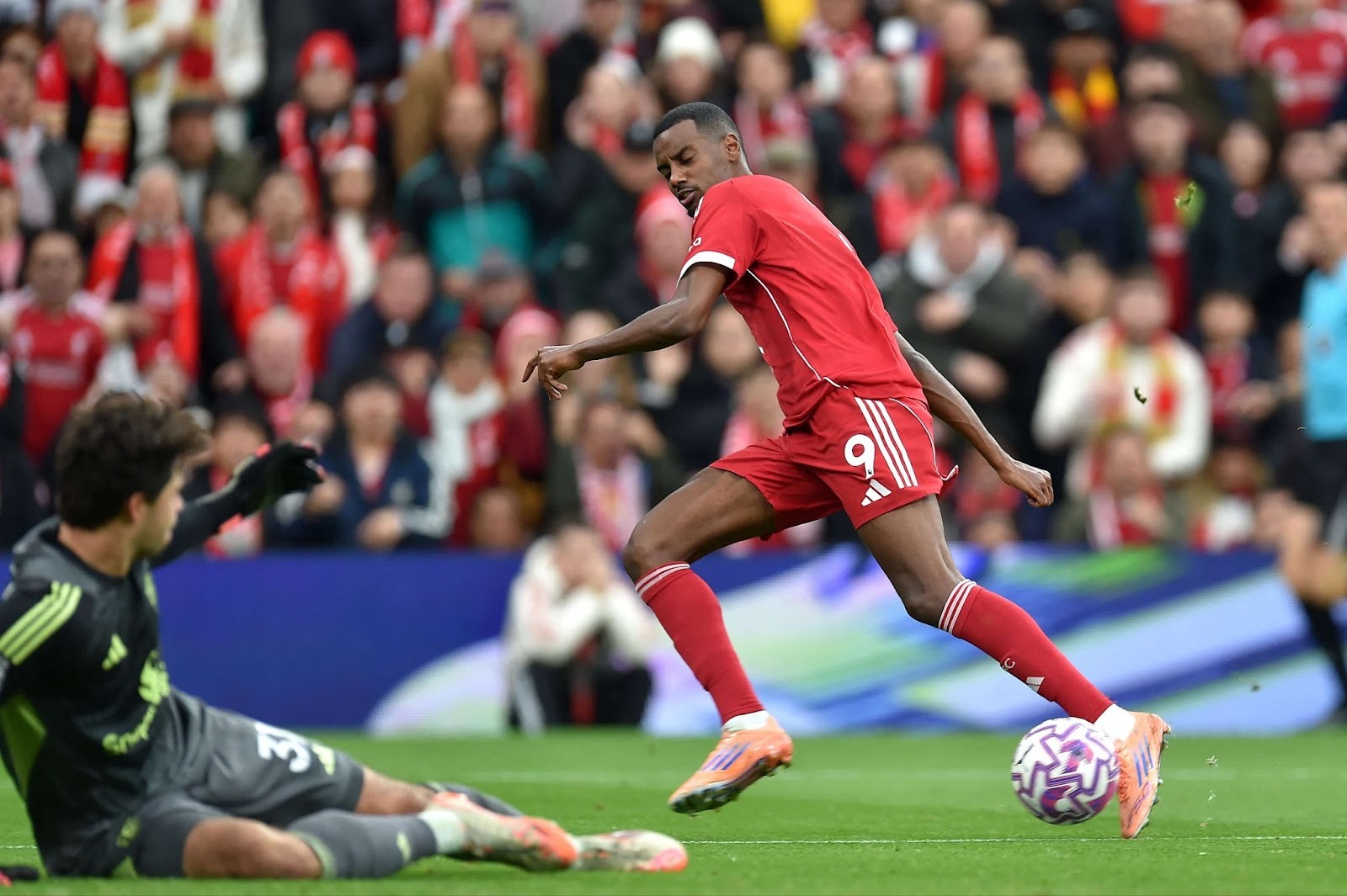 Liverpool có đang rơi vào cuộc khủng hoảng toàn diện?