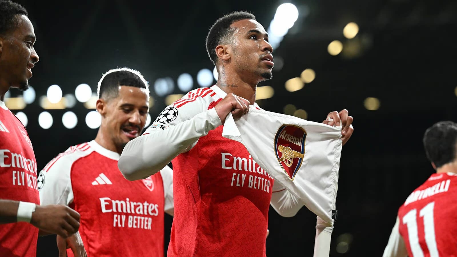 Gabriel Magalhaes: "Quái vật" trên không của Arsenal