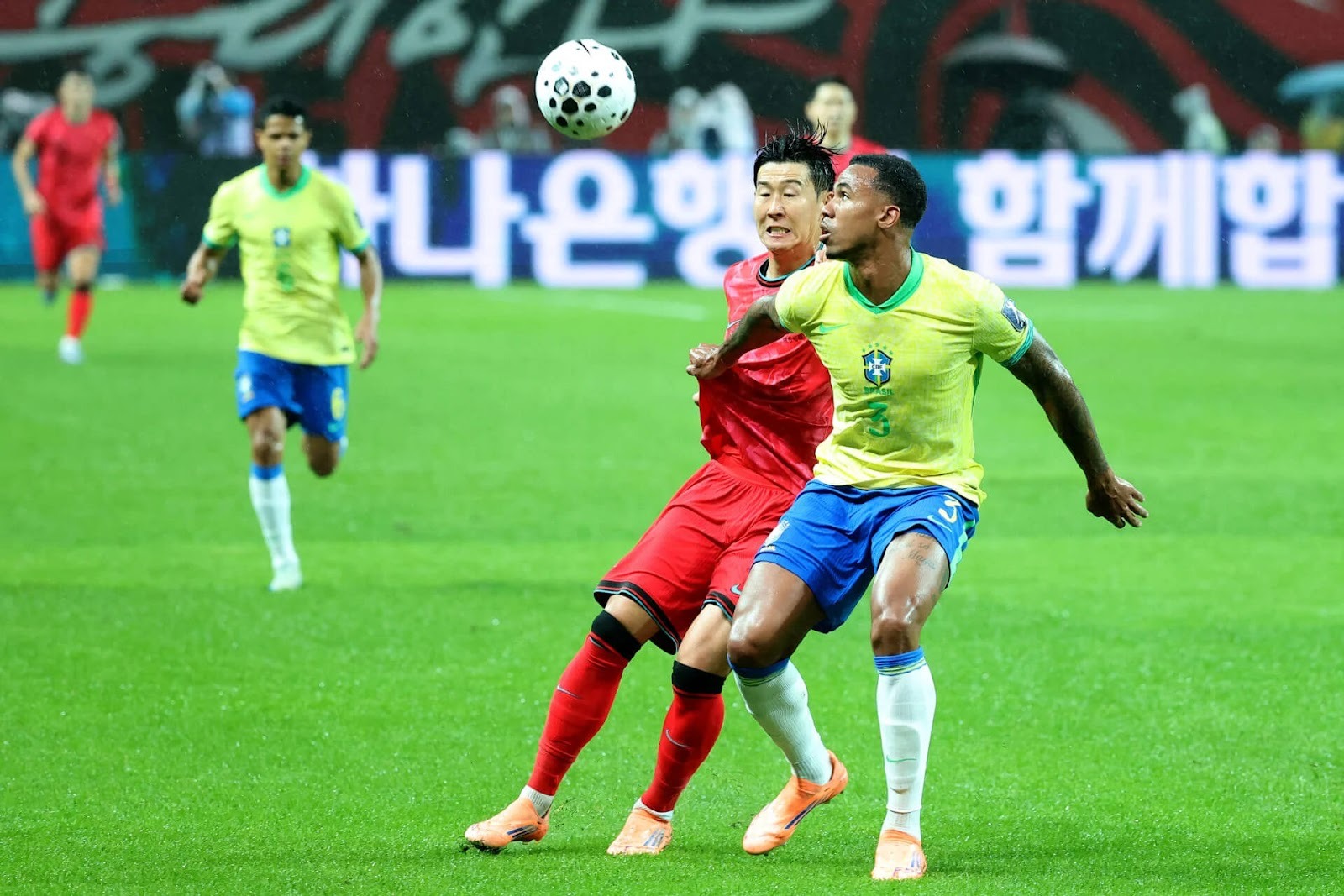 Gabriel Magalhaes: "Quái vật" trên không của Arsenal