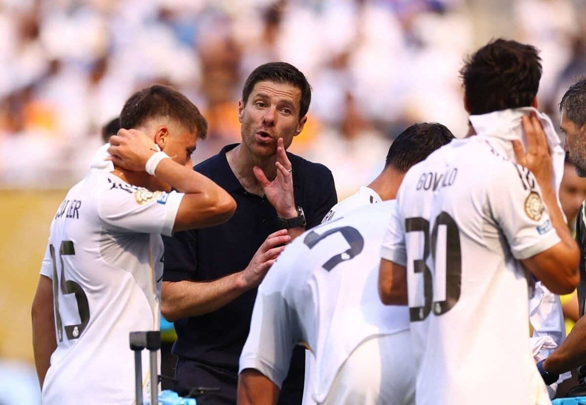 Quản lý phòng thay đồ - thử thách lớn nhất cho Alonso tại Real
