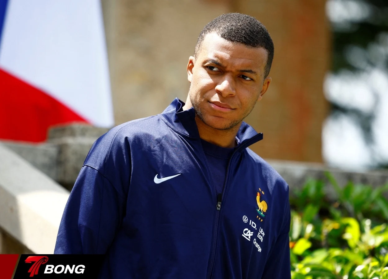 Mbappe nghỉ gần một tháng vì đau đầu gối