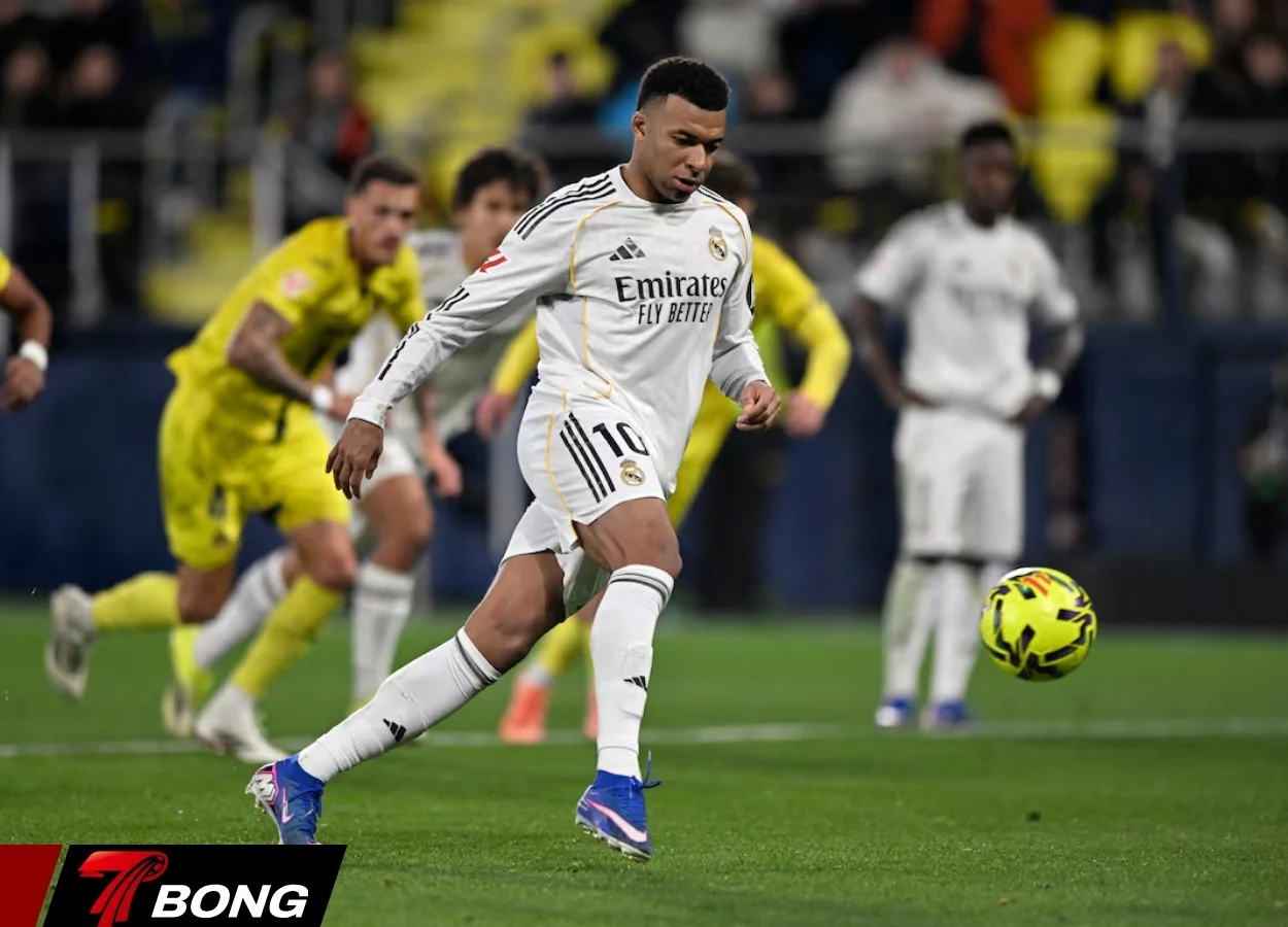Mbappe từ cánh trái trở thành trung phong đáng sợ