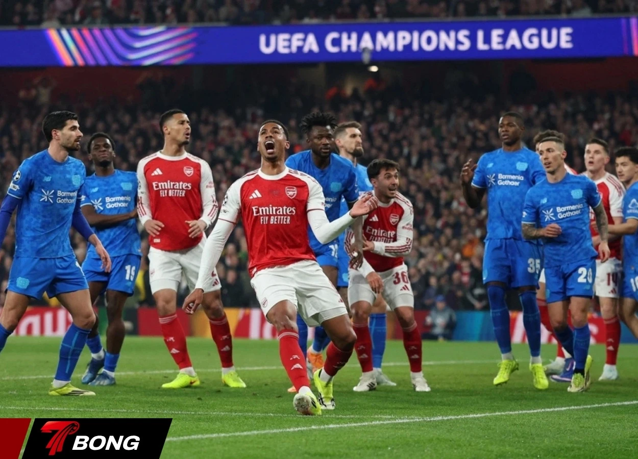 Arsenal ăn mừng chiến thắng tại Emirates