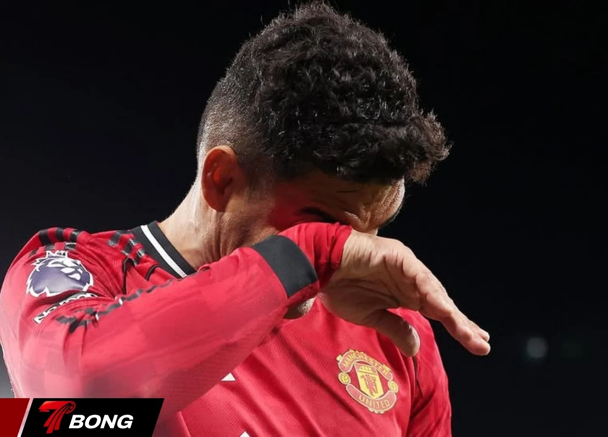 Casemiro lau nước mắt sau trận đấu MU