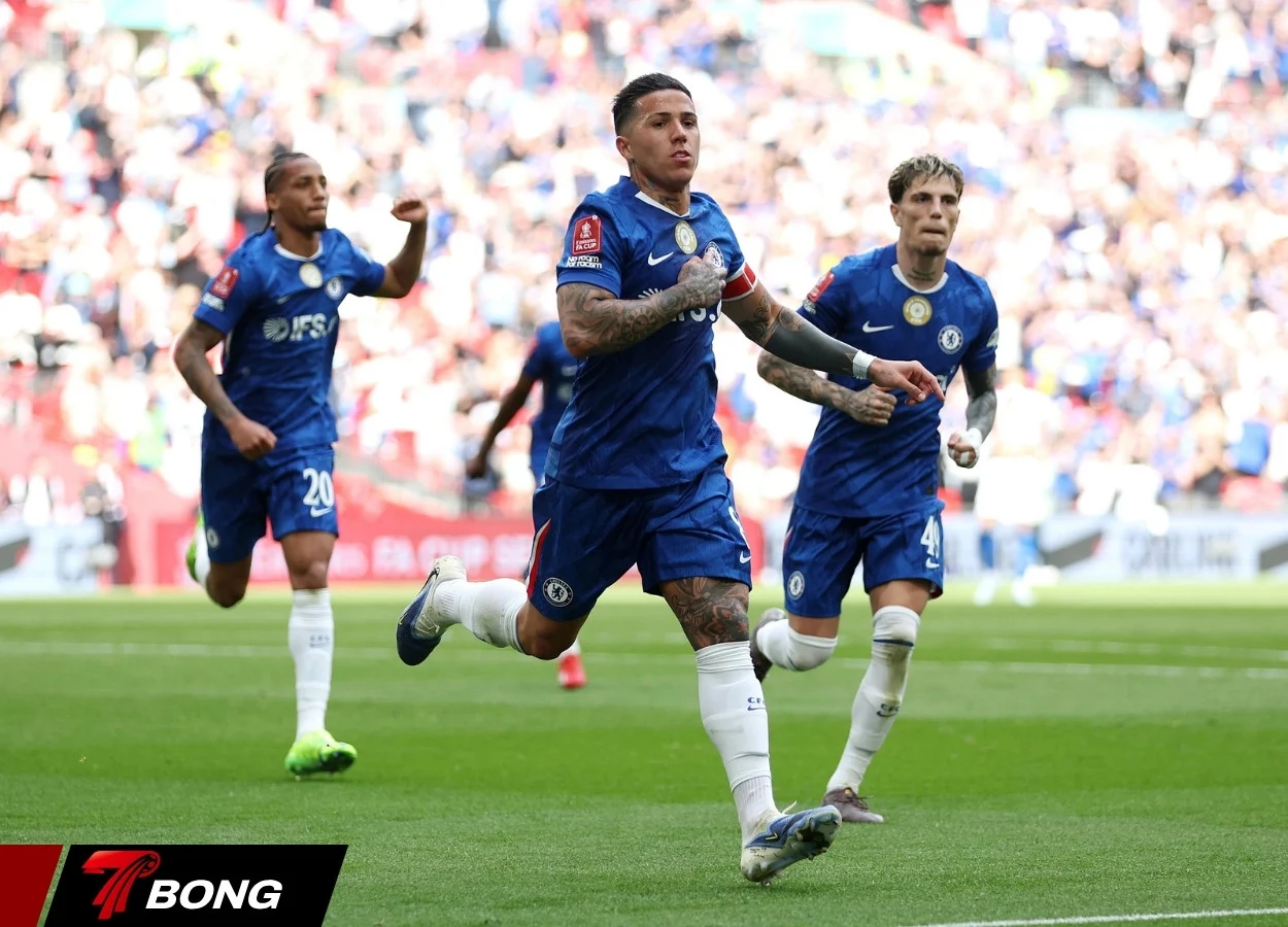 Enzo Fernandez ghi bàn thắng quyết định
