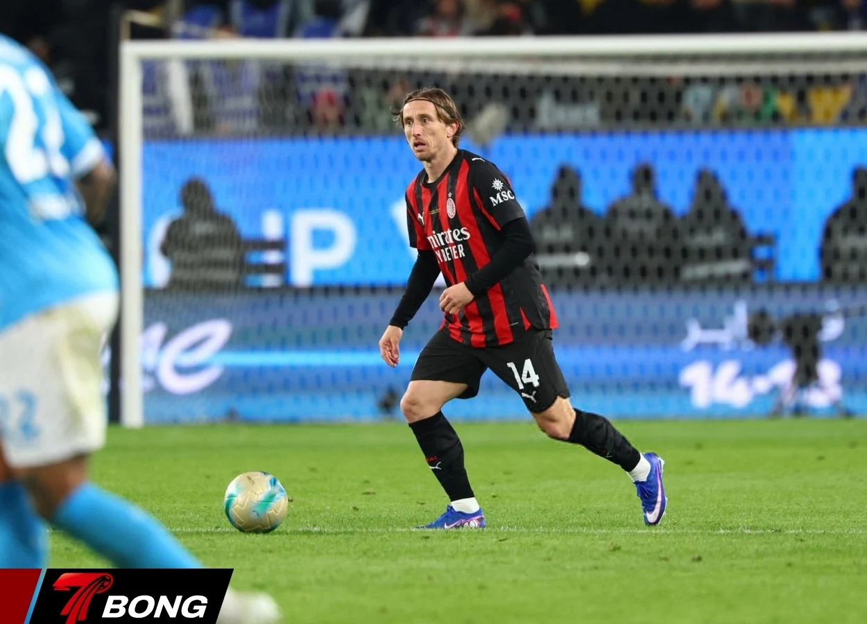 Modric thi đấu bền bỉ trong màu áo Milan