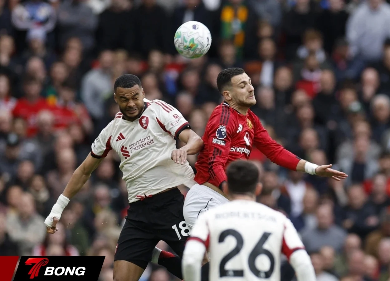 MU ghi hai bàn thắng sớm tại Old Trafford