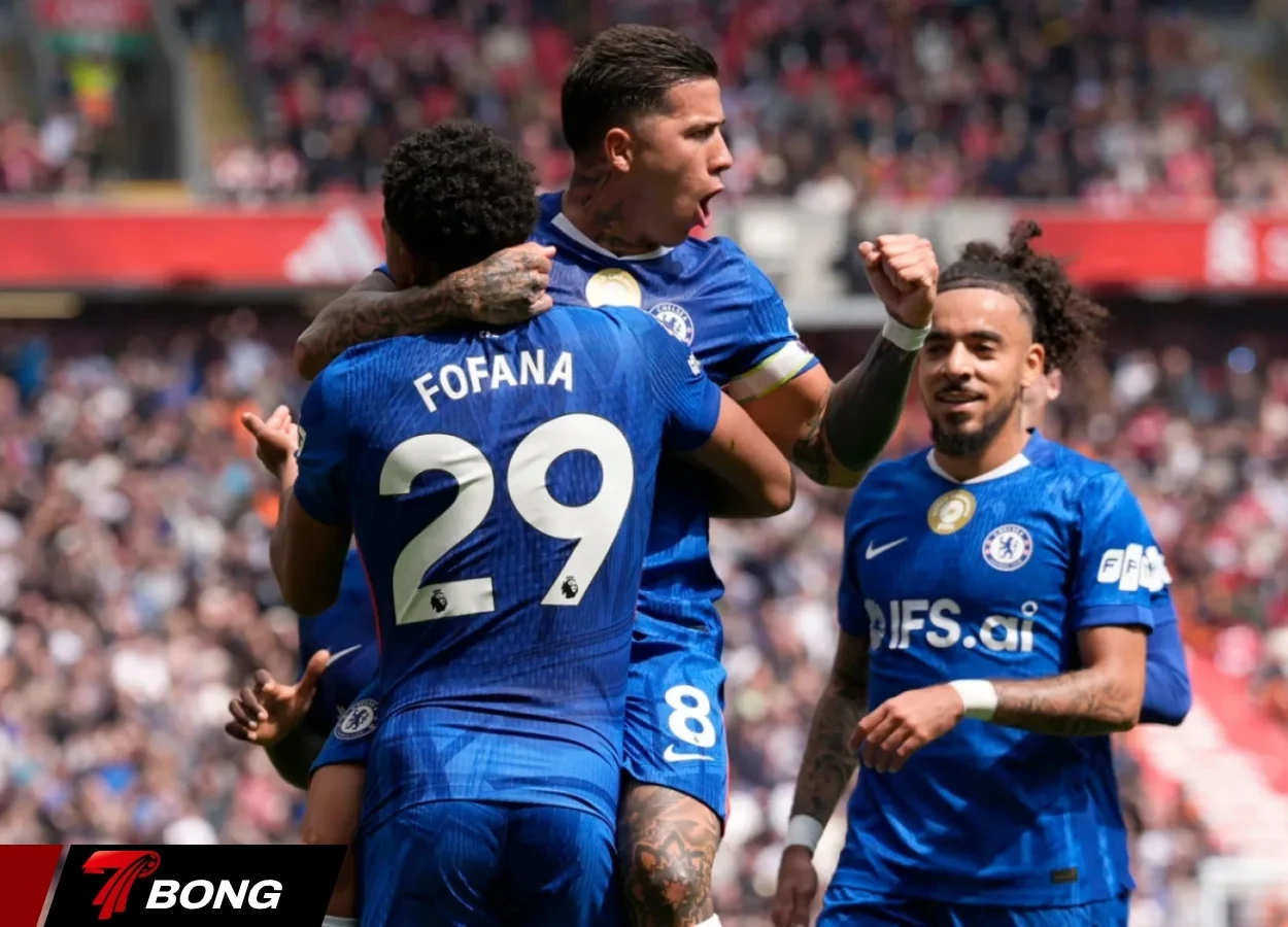 Sự thật về siêu phẩm đá phạt của Enzo: Nạn nhân là Aston Villa