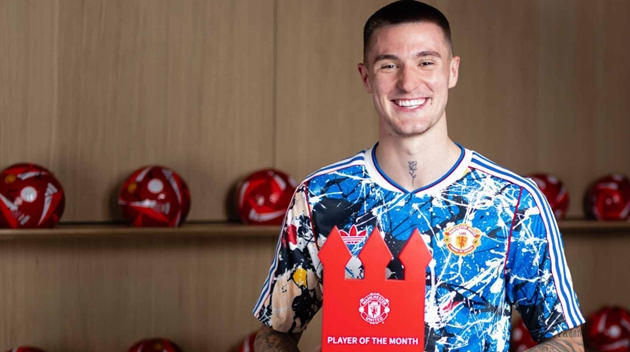 Benjamin Sesko hai danh hiệu
