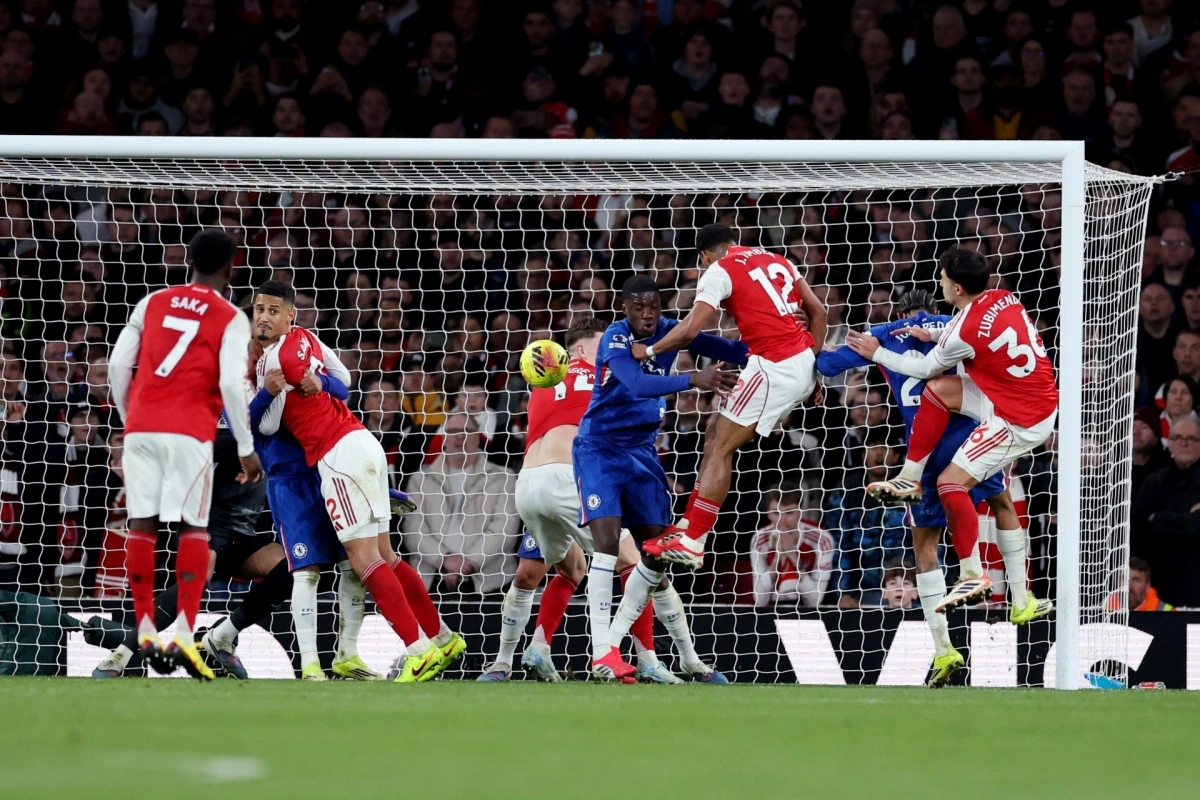 Chelsea vỡ vụn