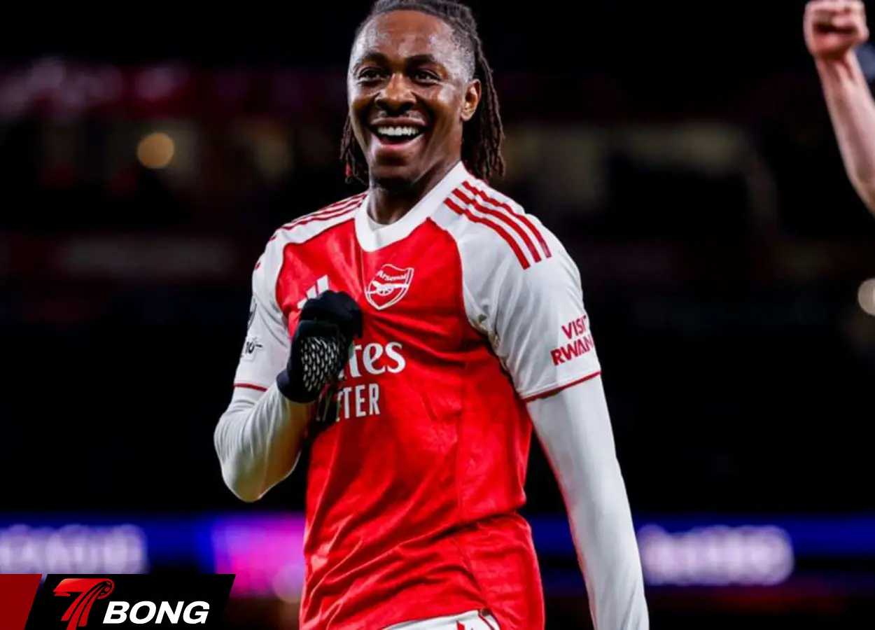 Eberechi Eze ghi bàn cho Arsenal