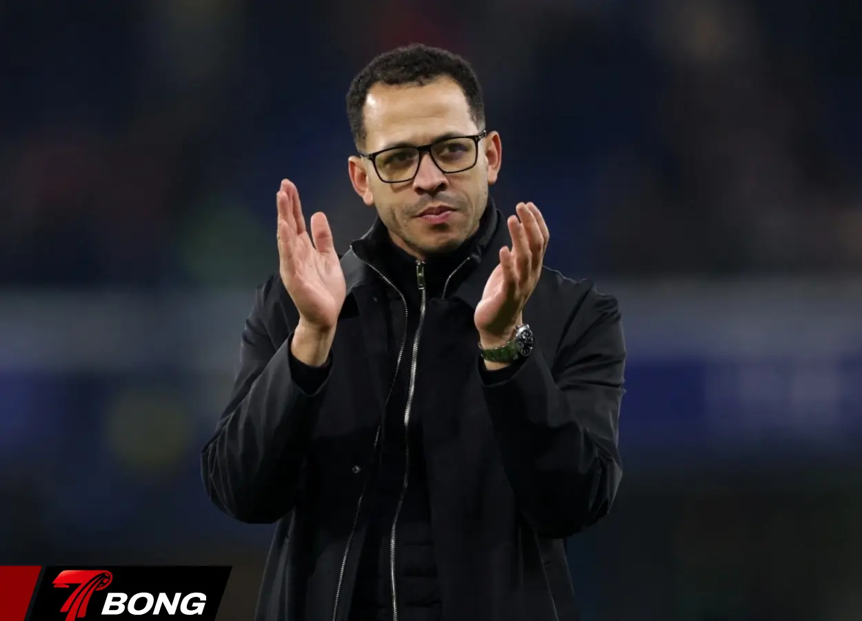 Liam Rosenior bị sa thải sau những thành tích tệ hại của The Blues