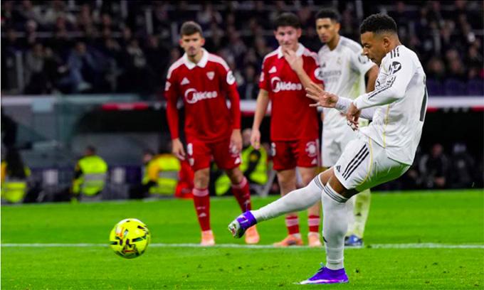 Mbappe tuổi 27: Thành tựu vượt trội so với các huyền thoại