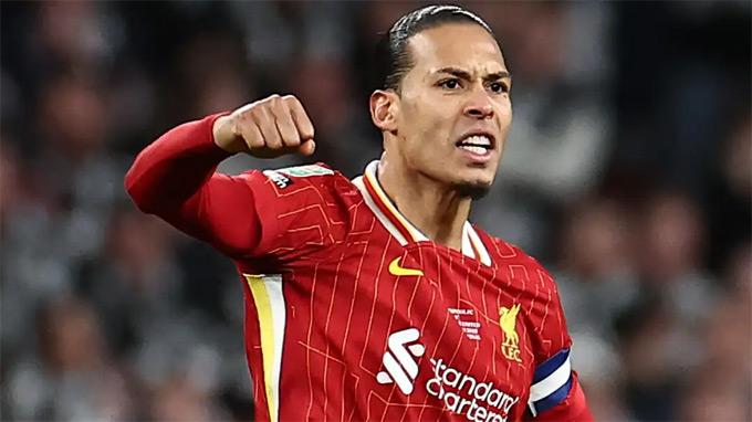 Top 5 trung vệ vĩ đại nhất Premier League: Van Dijk lép vế trước huyền thoại MU