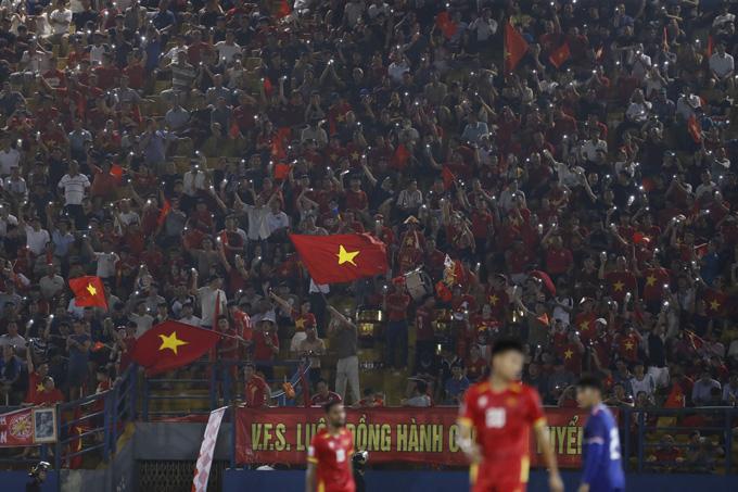 Không đùa đâu: vé Việt Nam vs Nepal còn hiếm và đắt hơn iPhone 17