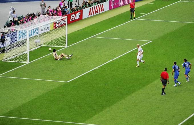 Messi chịu thua Maguire ở bảng xếp hạng penalty vĩ đại nhất?