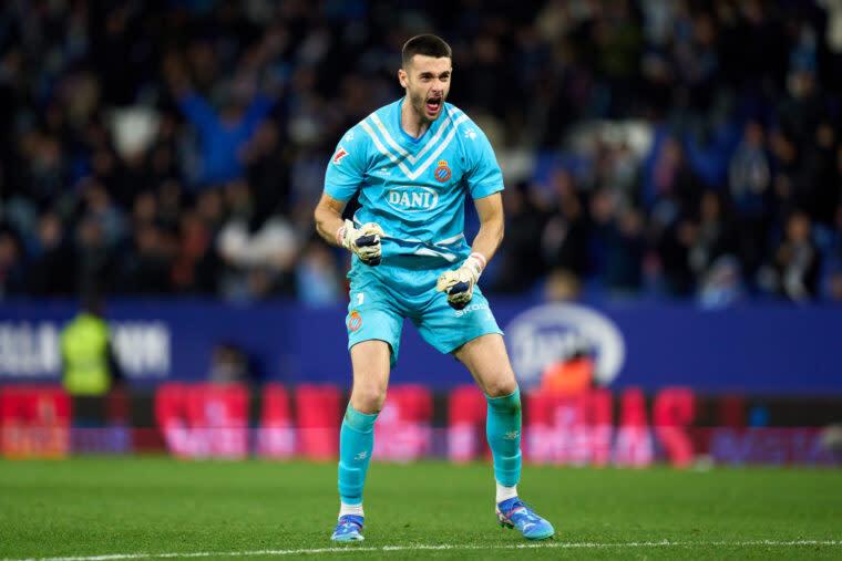 Real Madrid thực hiện bước đi đầu tiên giành 'người thừa kế Courtois' Joan Garcia giữa lúc tương lai của Lunin còn bất ổn