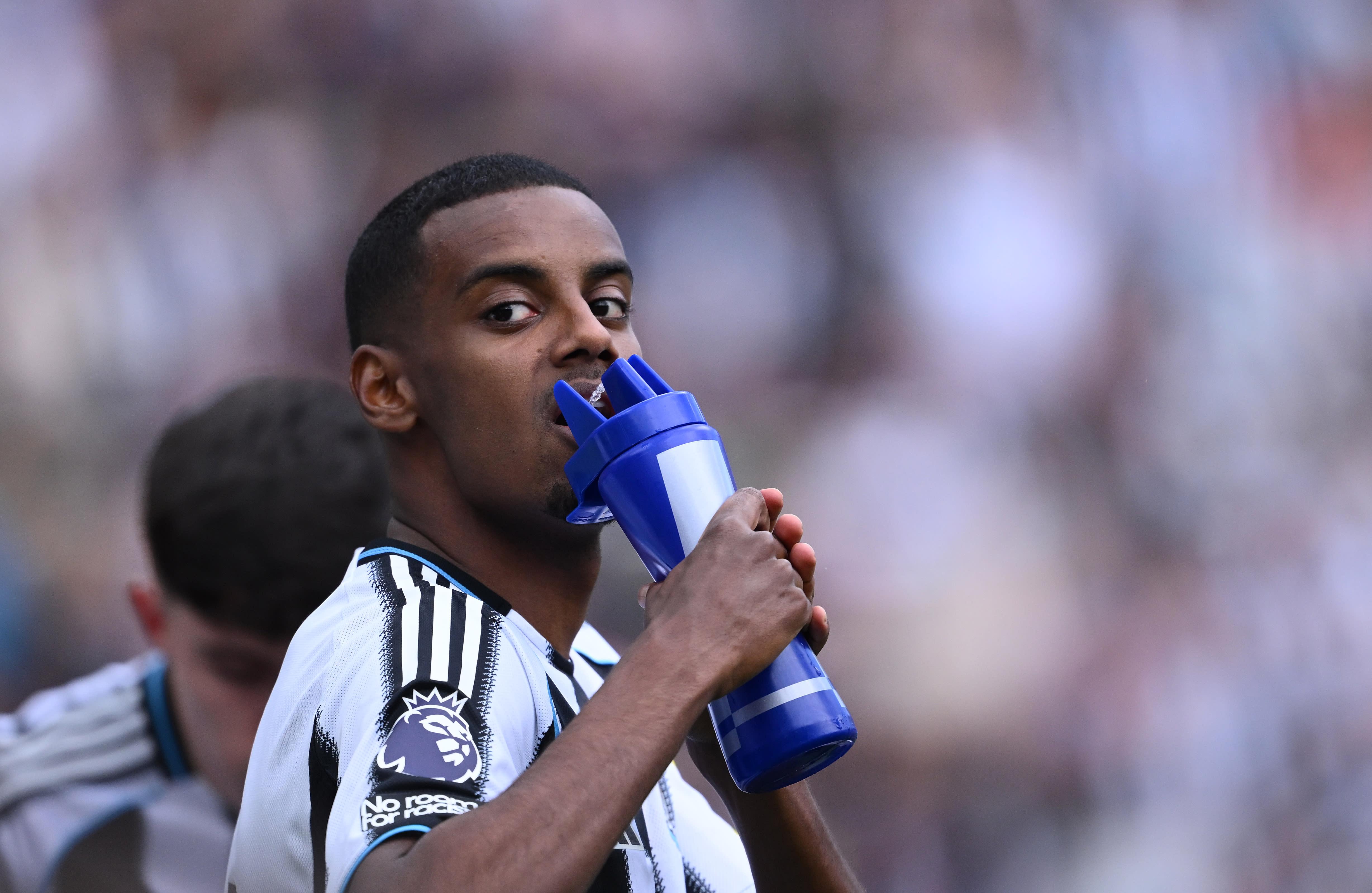 🚨 Newcastle United ra tuyên bố phản hồi bài đăng Instagram của Isak