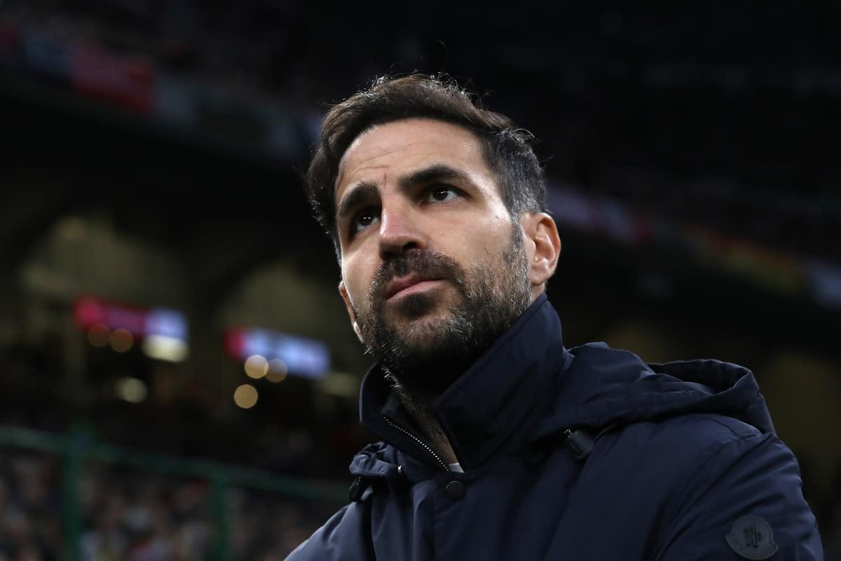 Como nói thẳng với Inter rằng Fabregas sẽ không rời đi
