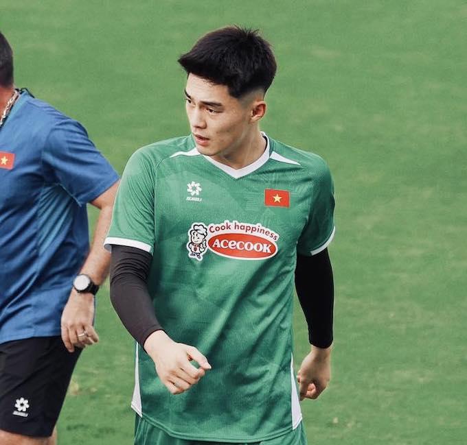 Hé lộ lý do HLV Kim Sang Sik “cất” trụ cột, trao cơ hội cho cầu thủ trẻ đấu Nepal