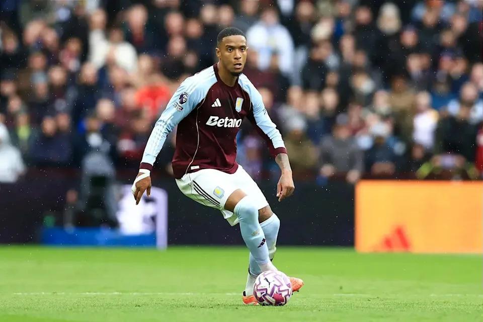 Ngôi sao Aston Villa thu hút sự quan tâm của Manchester City trước quyết định hợp đồng sắp tới của John Stones