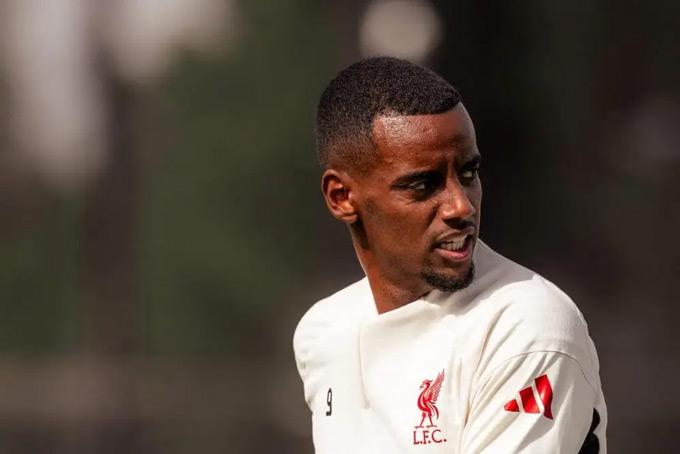 Slot ấn định trận đấu Isak ra mắt Liverpool