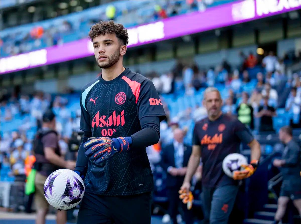 Stoke City xác nhận chiêu mộ thành công thủ môn từ Manchester City