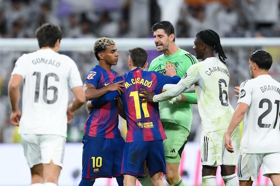 Các cầu thủ Real Madrid chuyển hóa cơn giận hướng tới ngôi sao Barcelona để tiếp lửa cho chiến thắng El Clasico