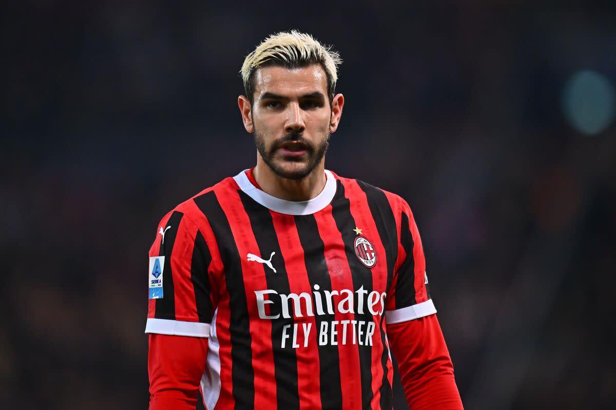 Hình ảnh: Ngôi sao AC Milan Theo Hernandez bay tới Paris ký hợp đồng chính thức với Al-Hilal