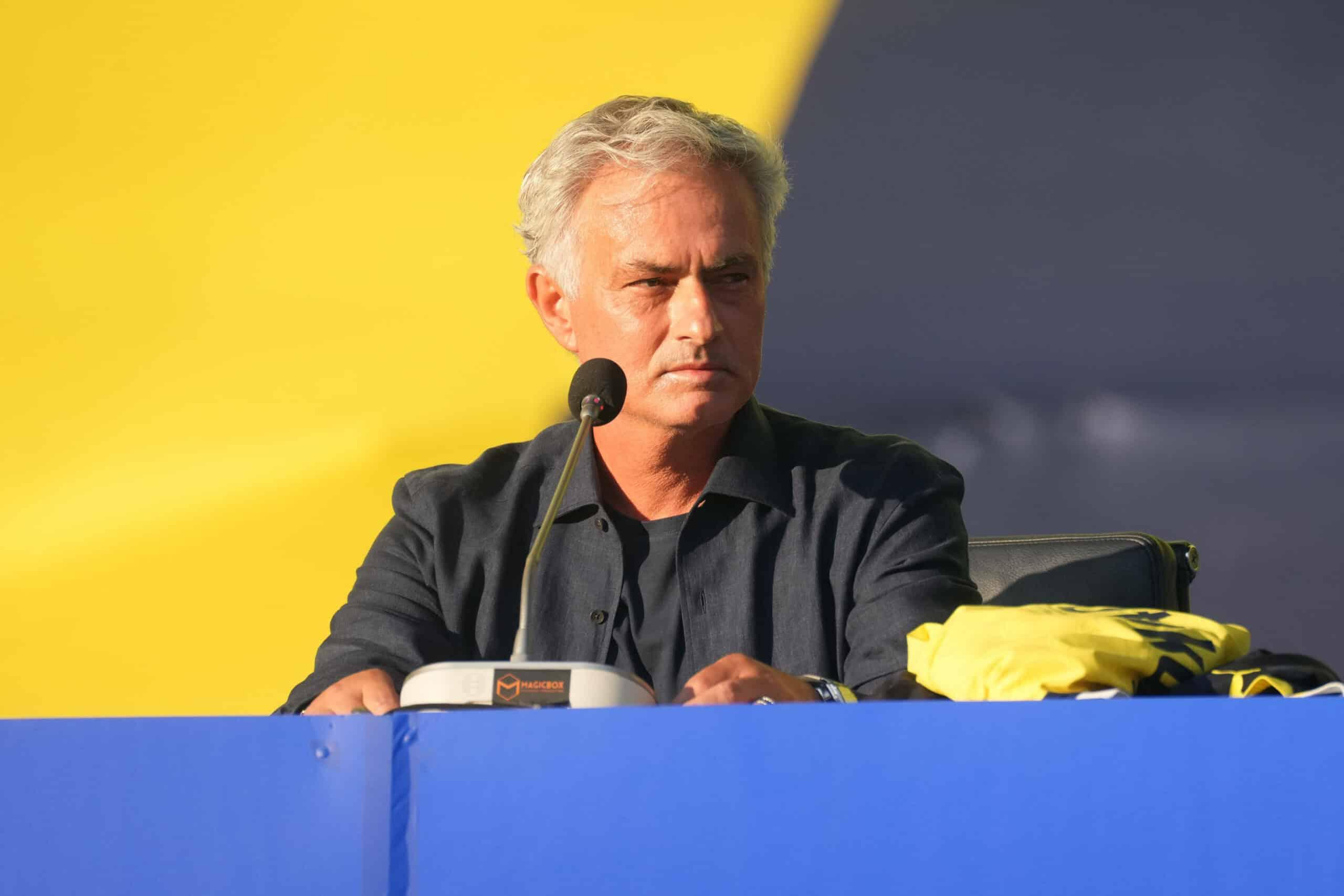 Jose Mourinho có thể tái xuất Premier League một cách đầy bất ngờ