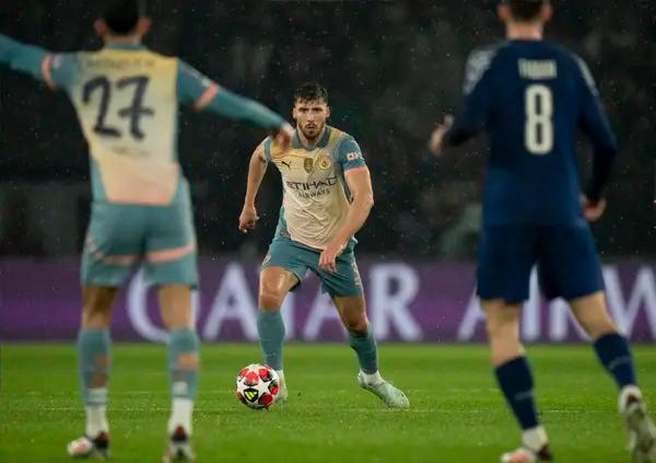 Chủ tịch Manchester City bật mí về những bộ áo đấu 'sáng tạo' tương lai của câu lạc bộ