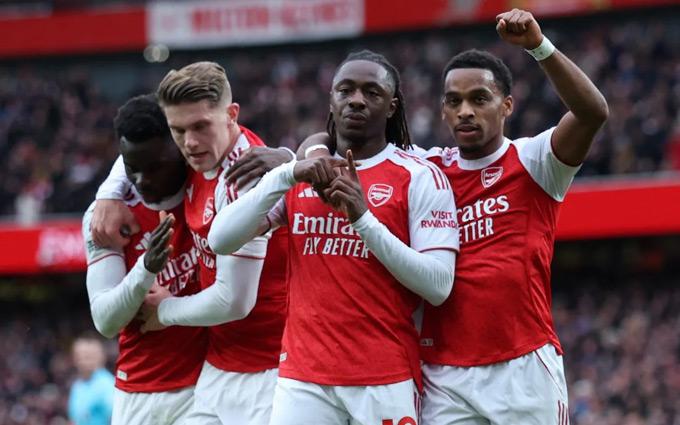 Arsenal cần bao nhiêu điểm để lên ngôi vô địch Premier League 2024/25?