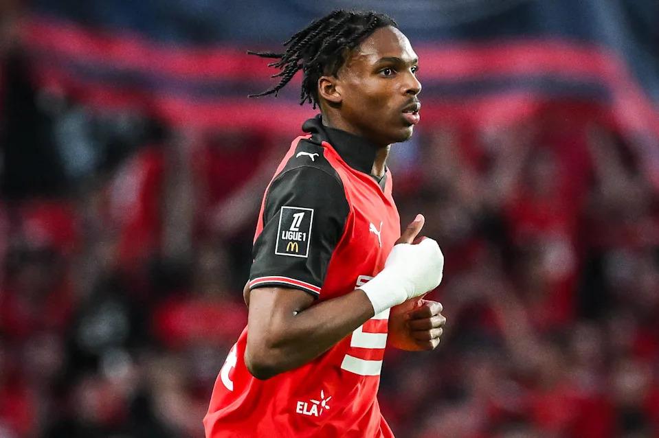 Báo cáo: Man United sẵn sàng chi 40 triệu euro để ký hợp đồng với hậu vệ Pháp