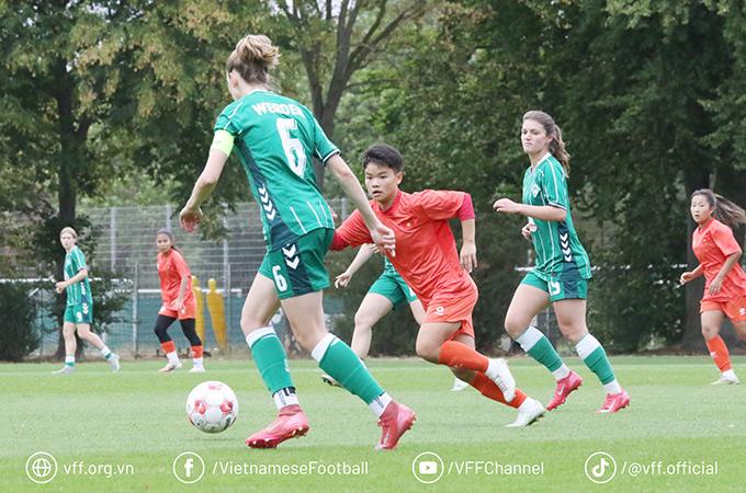 U17 nữ Việt Nam nỗ lực trước Werder Bremen II