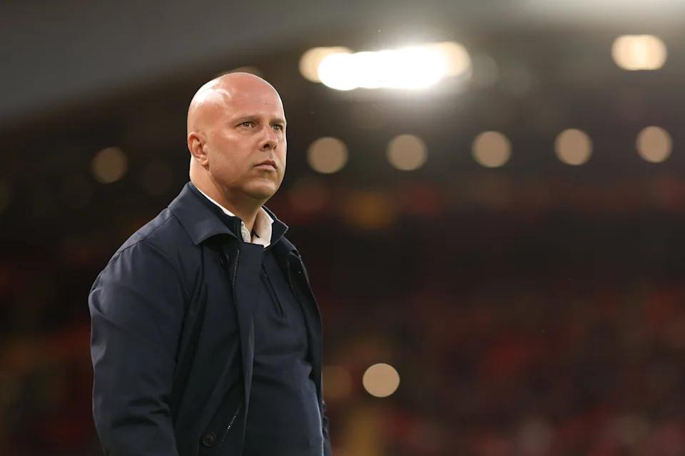 Arne Slot giải thích tình hình hậu vệ cánh phải của Liverpool trước trận đấu với Chelsea